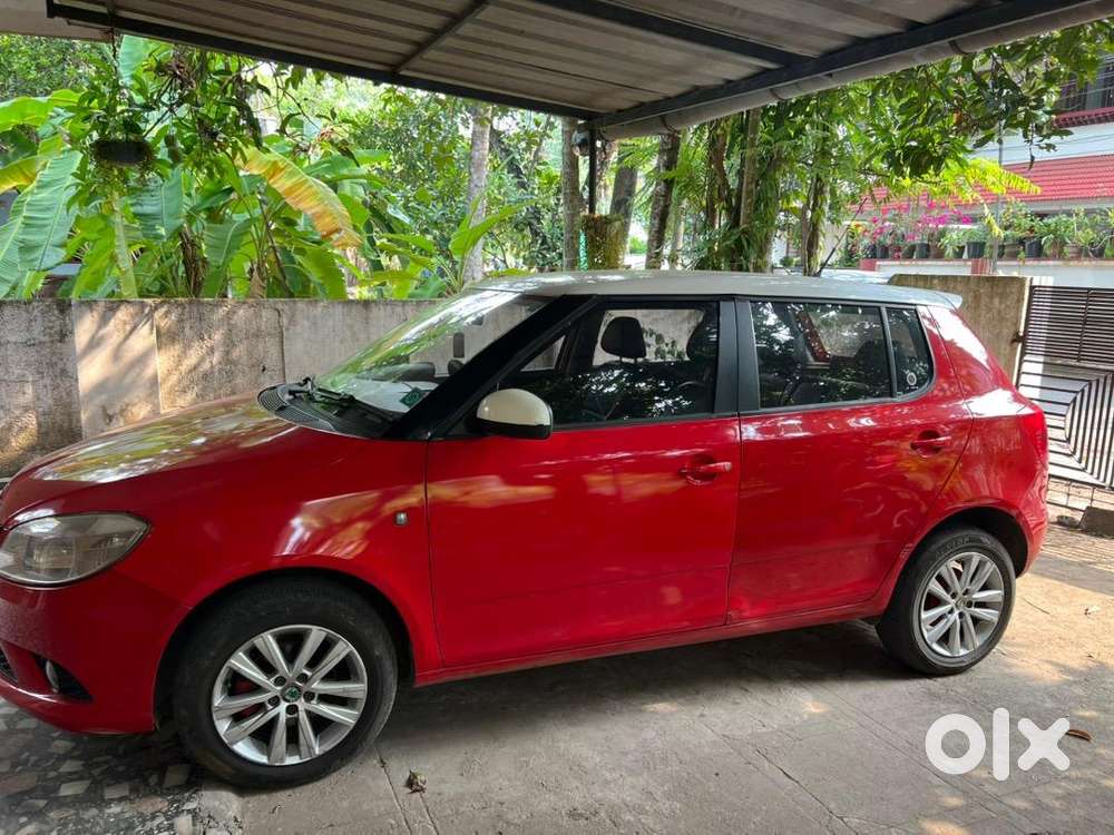Skoda Fabia 2011 Petrol 94682 Km Driven 999.   50.  64.  999
