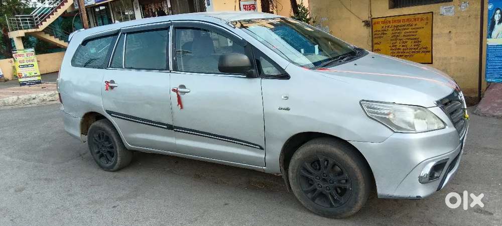 Toyota Innova 2.5 G 4