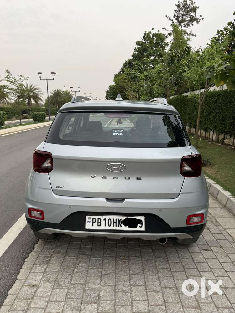 Hyundai Venue Sx (o) Mt 1.5 Diesel, 2020, Diesel