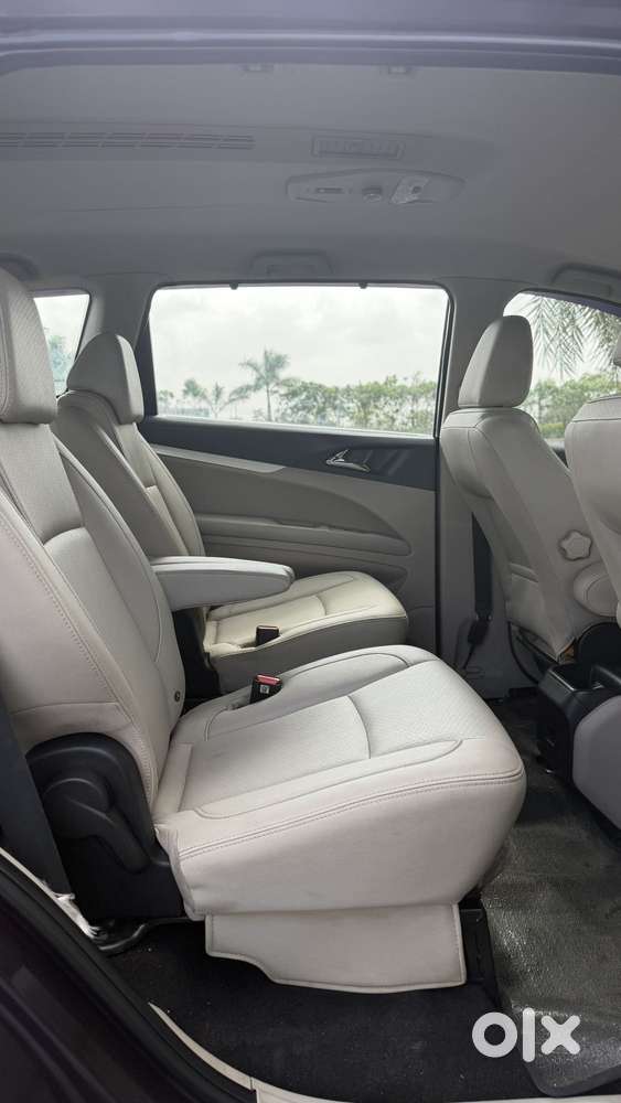 Mahindra Marazzo M8, 2018, Diesel