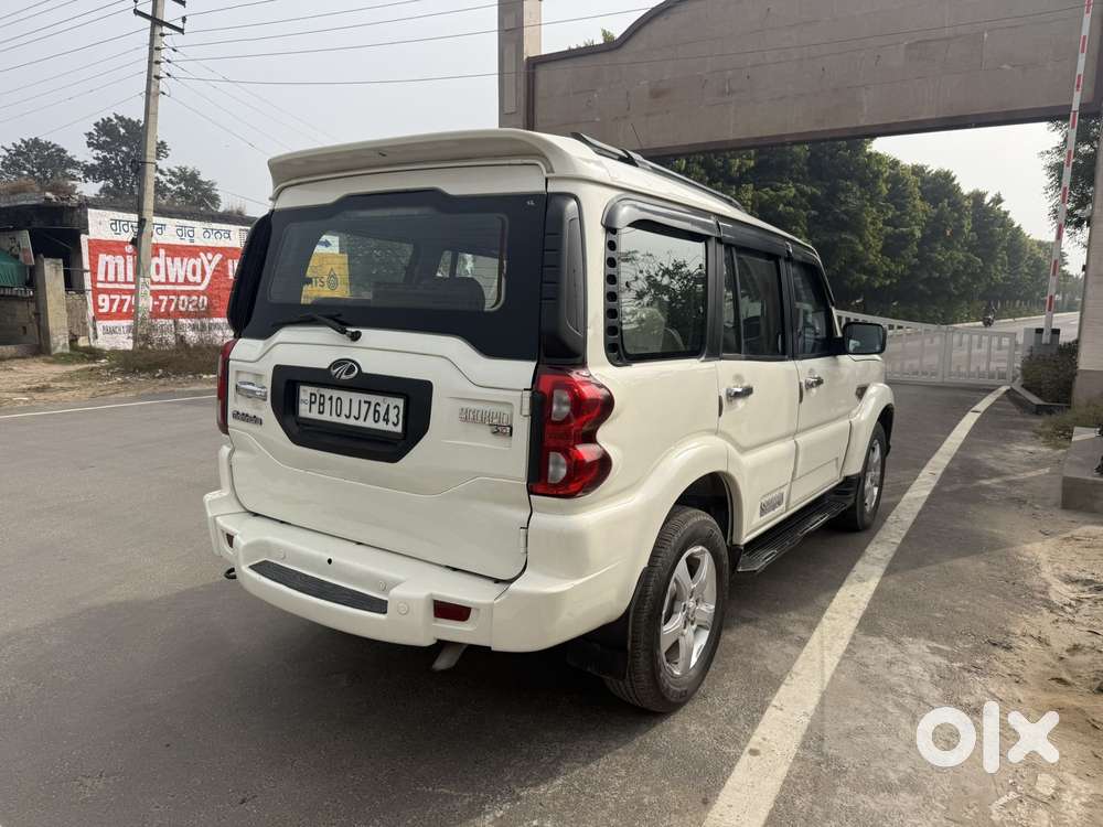 Mahindra Scorpio S10 8 Seater, 2017, Diesel