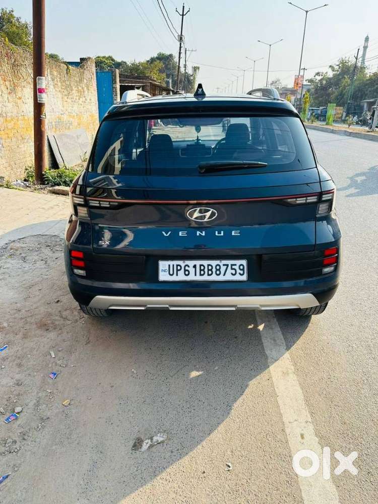 Hyundai Venue Sx (o) Mt 1.5 Diesel, 2022, Diesel
