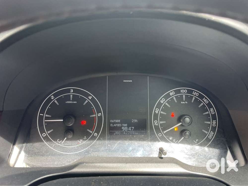 Toyota Innova Crysta [2020-ongoing] 2.4 Gx 7 Str, 2025, Diesel