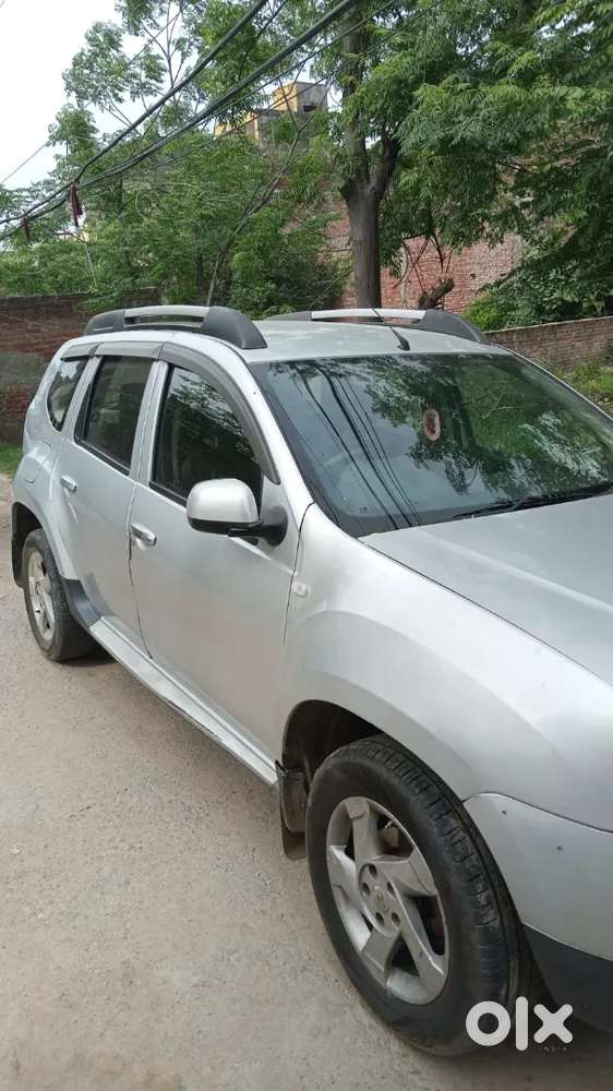 All Ok Saaf Condition Bahar Chlya Es Lyi Vechni Pai Rhi