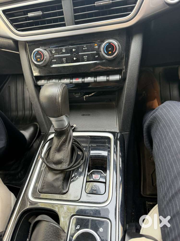 Mahindra Xuv700 2.0 Ax 7 Petrol At Luxury Pack Str, 2022, Petrol