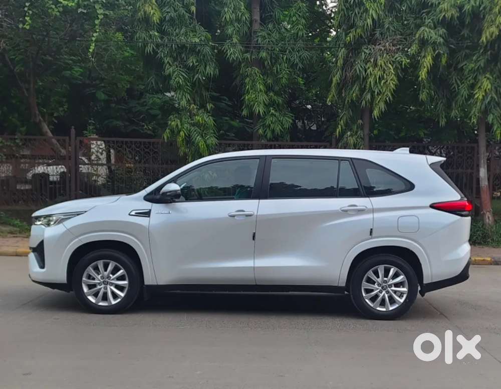 Toyota Innova Hycross 2.0 Vx Hybrid 8 Str, 2024, Petrol