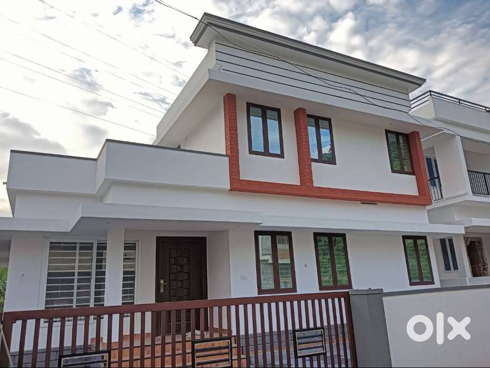 New 3 BHK House with 1300sq for sale in Thiroor Thrissur For Sale
