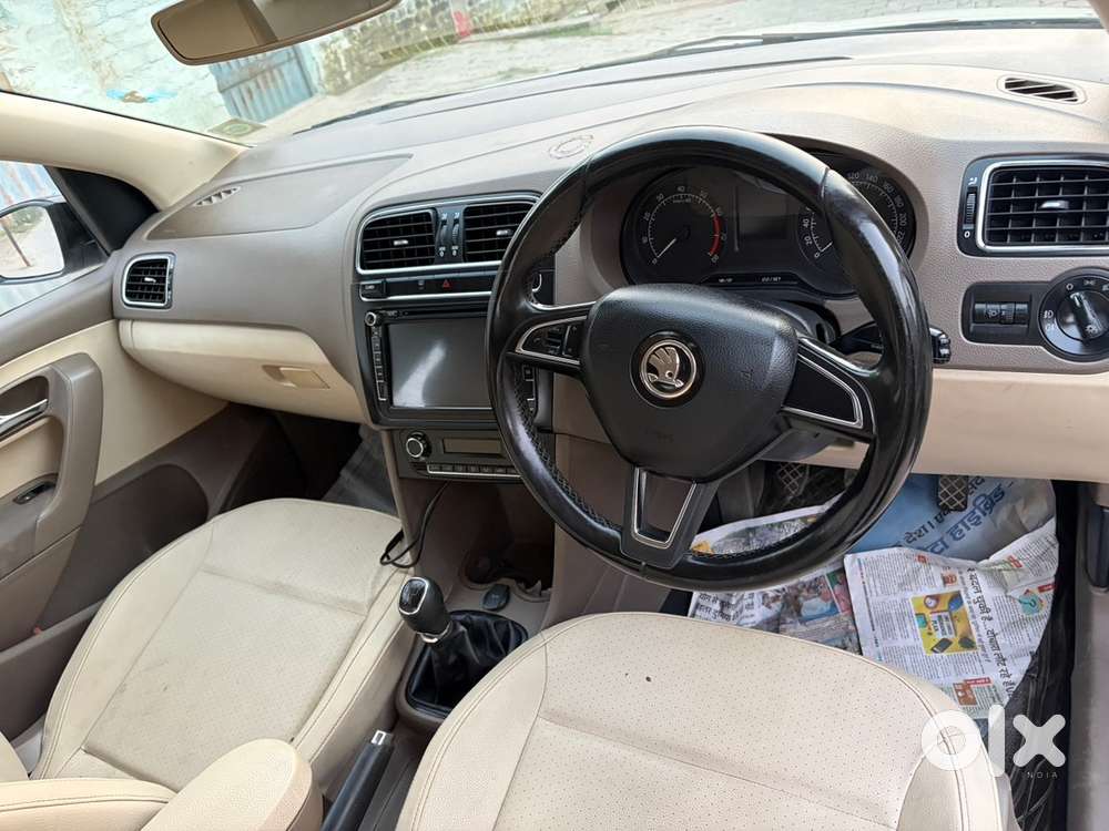 Skoda Rapid Petrol 2016
