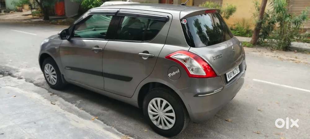Maruti Suzuki Swift Vxi, 2012, Petrol