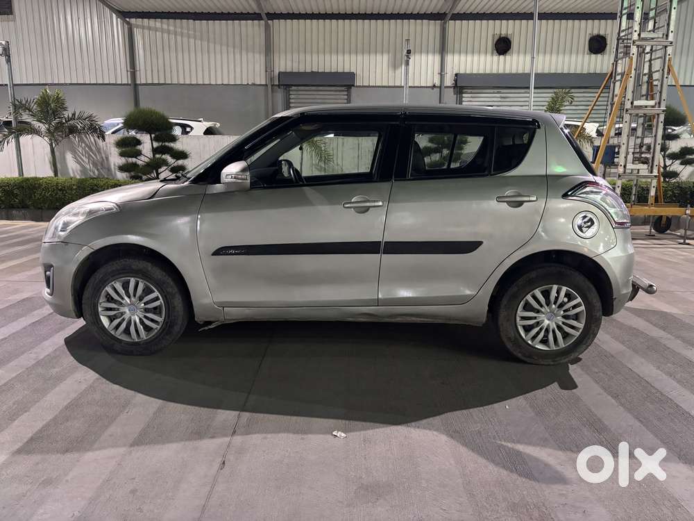 Maruti Suzuki Swift Vxi 1.2 Abs Bs-iv, 2017, Petrol