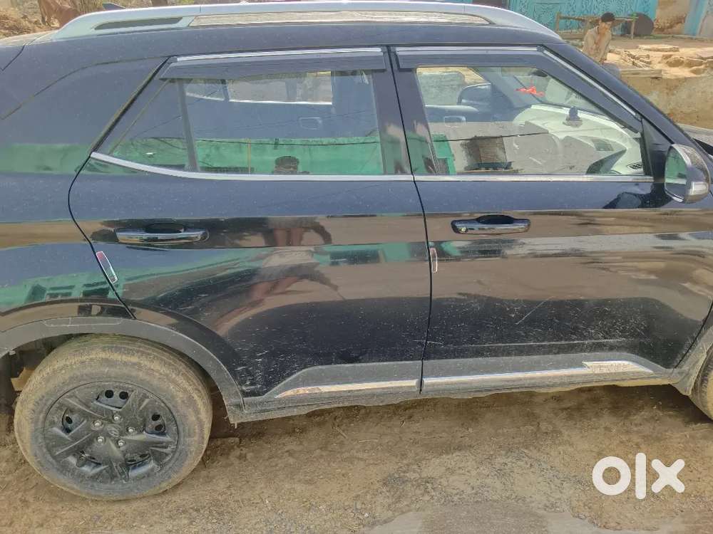 Hyundai New Venue 2025 Petrol 31000 Km Driven