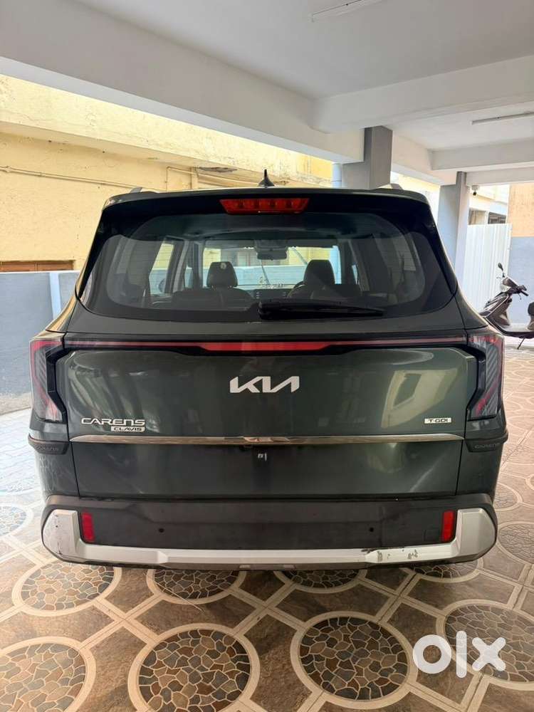 Kia Carens Clavis Petrol Manual 2025