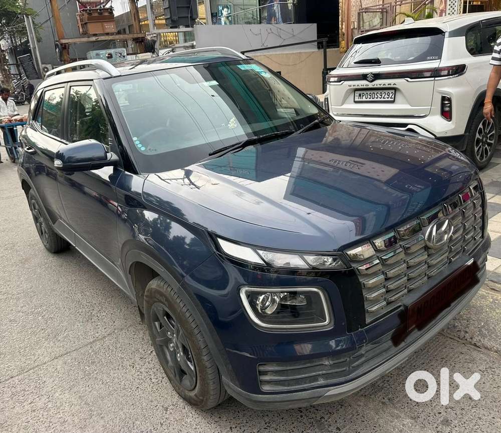 Hyundai Venue Petrol 2024