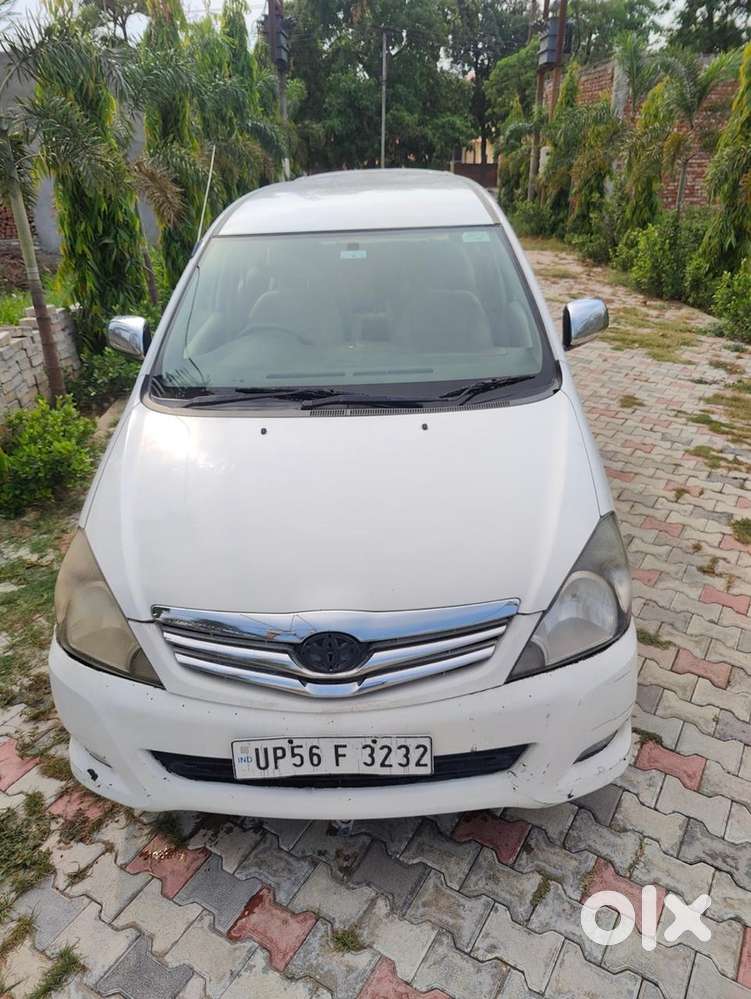 Toyota Innova Diesel 2011 Car