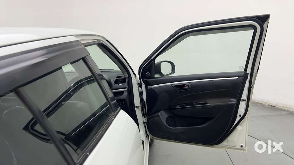 Maruti Suzuki Swift 1.2 Lxi (o), 2016, Petrol