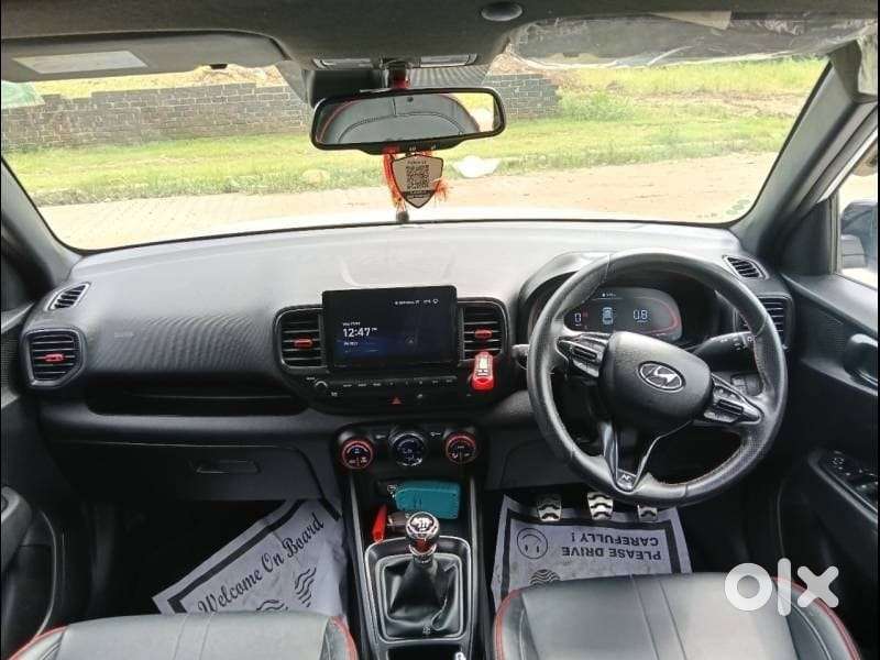 Hyundai Venue Sx(o) Knight Edition Mt Dual Tone, 2023, Petrol