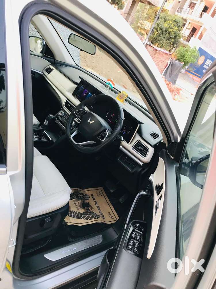 Mahindra Xuv700 2.2 Ax 7 Diesel At Str, 2021, Diesel