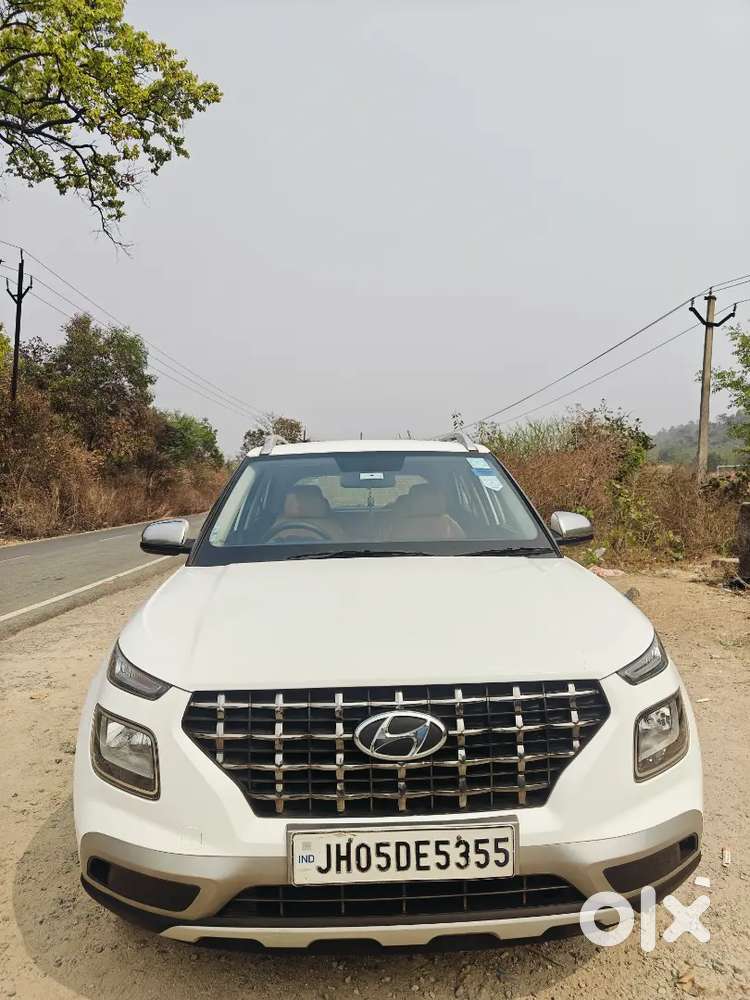 Hyundai New Venue 2022 Petrol Well Maintained
