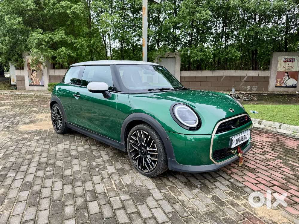 Mini Cooper S Favoured Pack 2025