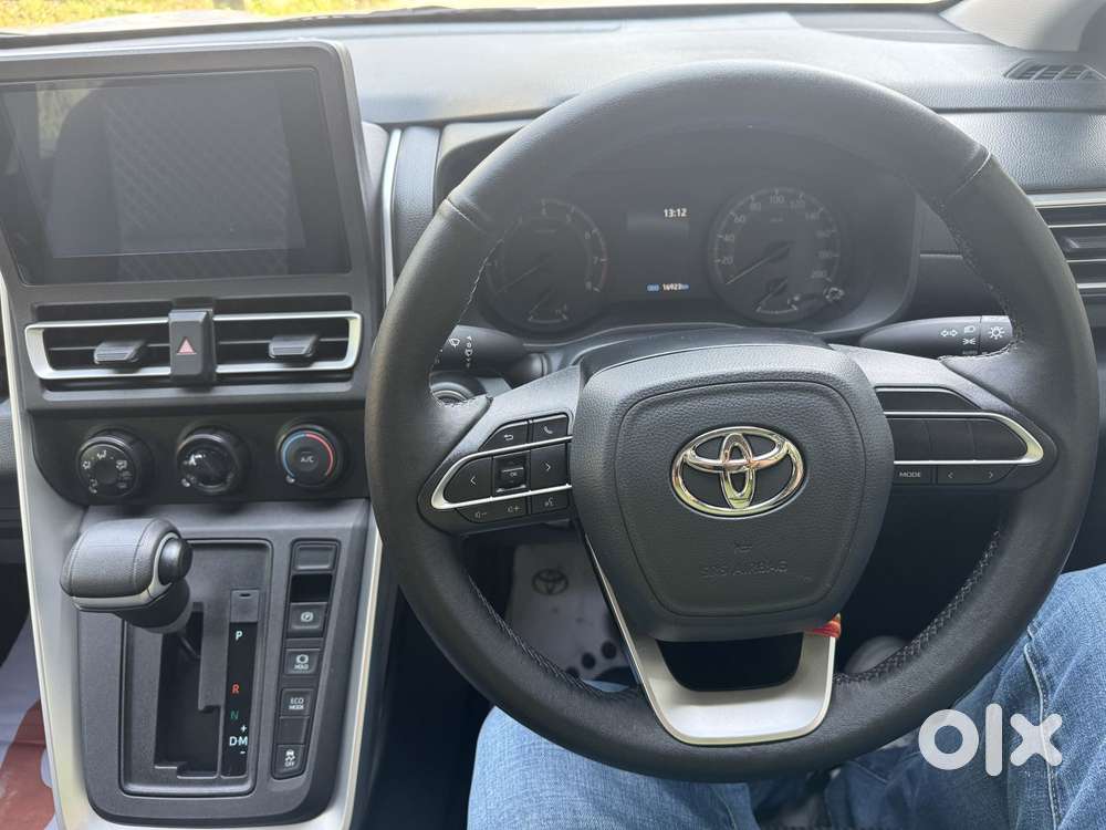 Toyota Innova Hycross 2.0 Gx 8 Str, 2025, Petrol