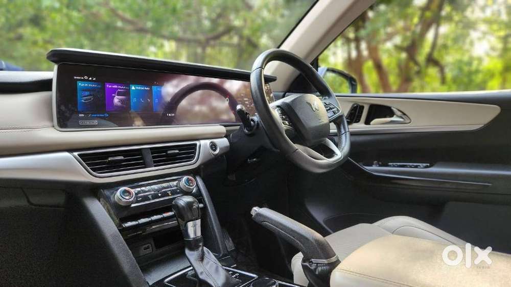 Mahindra Xuv700 2.0 Ax 7 Petrol At Str, 2021, Petrol