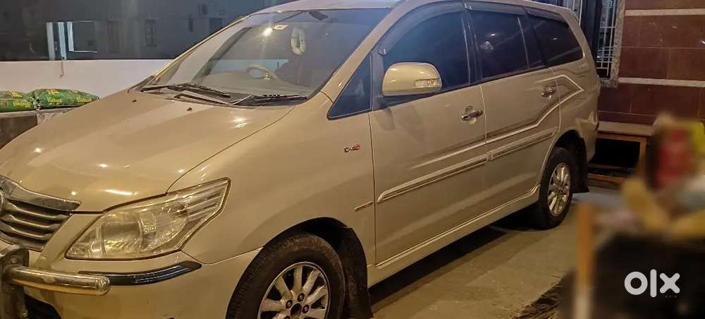 Toyota Innova 2012 Diesel 180000 Km Driven