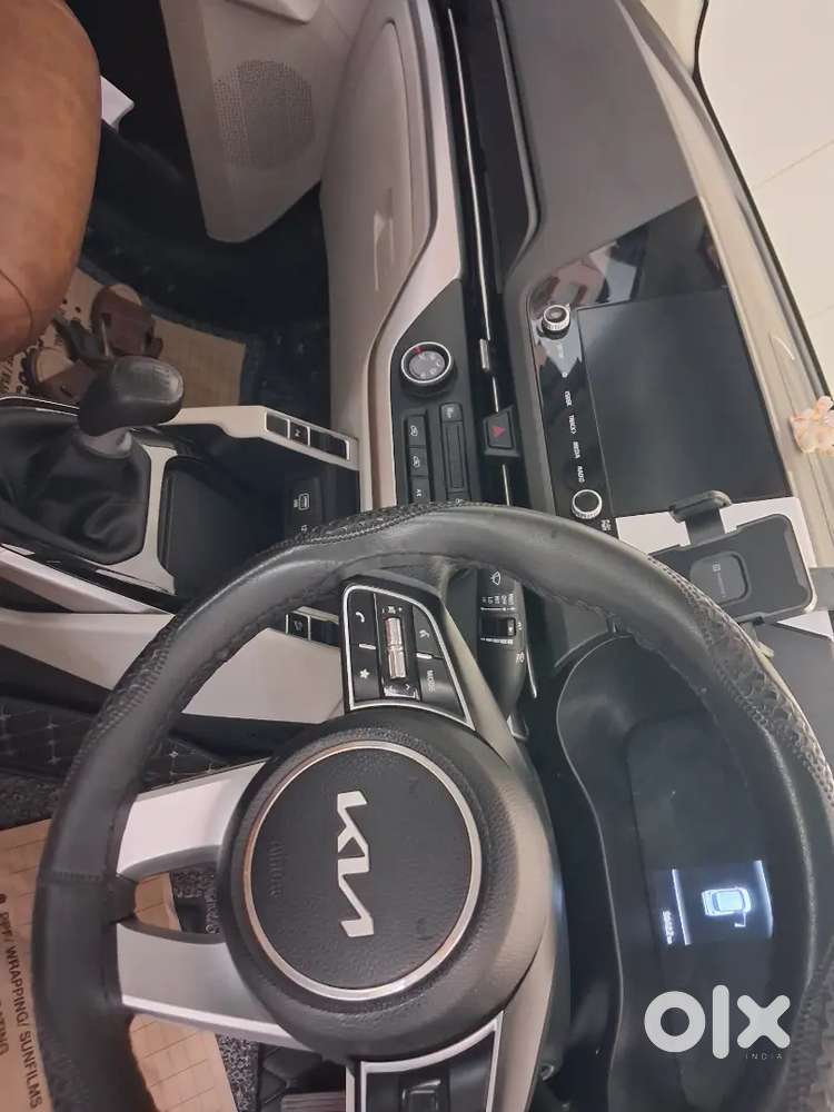 Kia Carens Prestige 2023