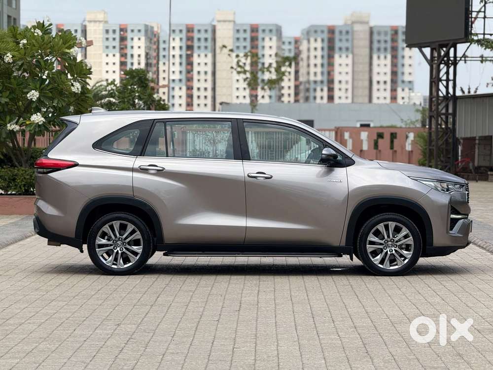 Toyota Innova Hycross 2.0 Zx Hybrid 7 Str, 2023, Petrol
