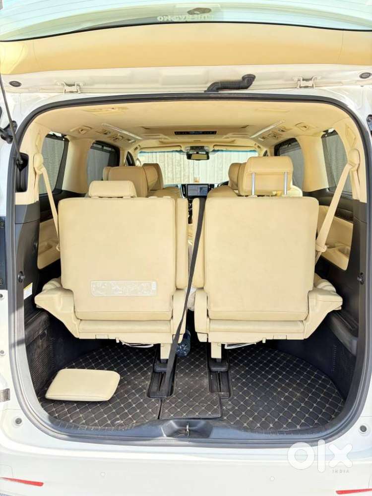 Toyota Vellfire 2.5 Hybrid, 2023, Petrol