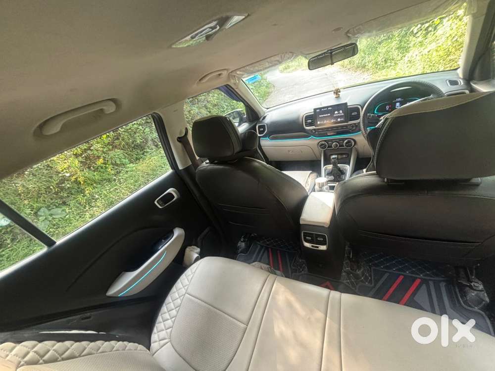 Hyundai Venue Petrol 2024