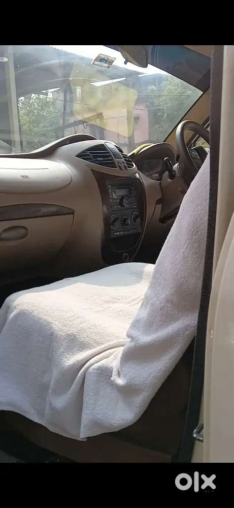 Mahindra Xylo 2012 E9