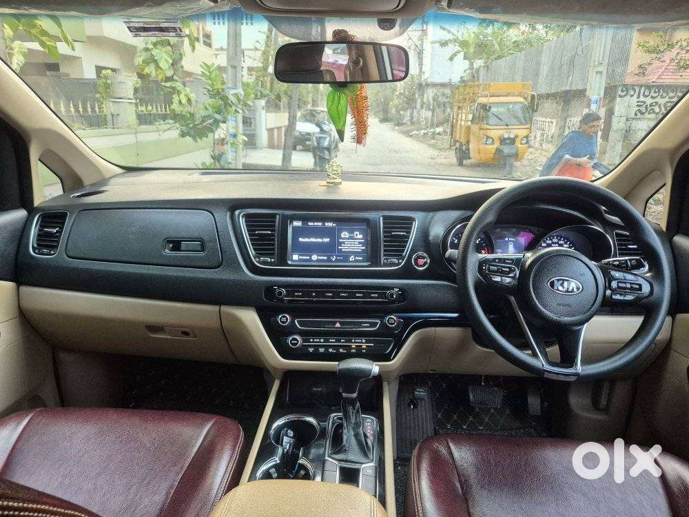 Kia Carnival Premium, 2020, Diesel