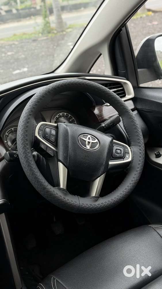 Toyota Innova Crysta 2.4 V 8 Str, 2016, Diesel