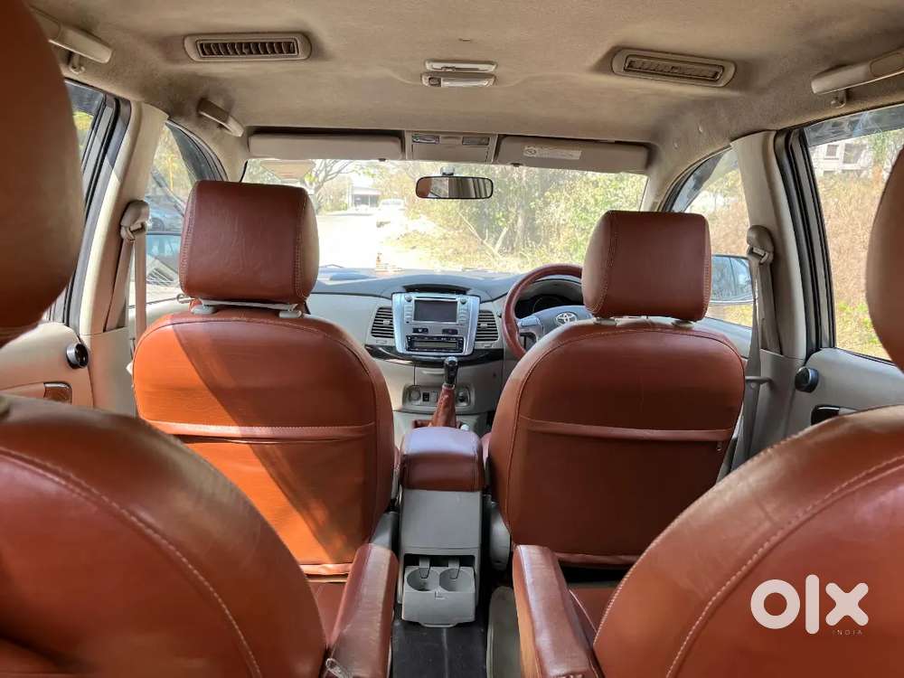 Toyota Innova 2014 Diesel 192000 Km Driven Showroom Record