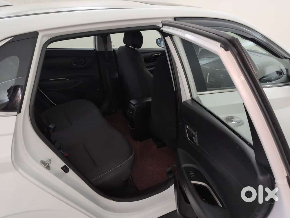 Hyundai New I20 1.2 Asta (o) Ivt, 2023, Petrol