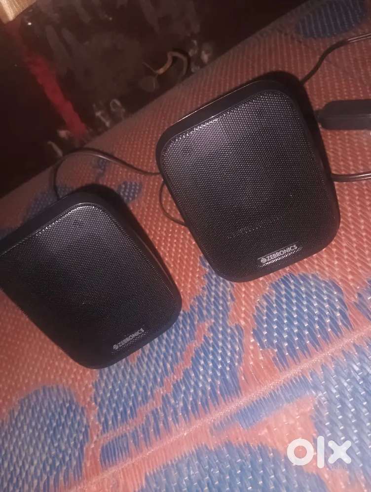 Zebronics leptop and led tv, speaker. 4 days old, koi kmi nhi h ...
