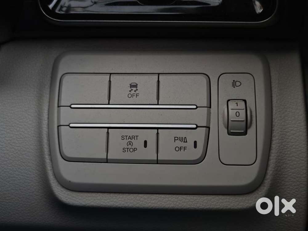 Mahindra Xuv300 W8 Amt Optional Diesel, 2023, Diesel