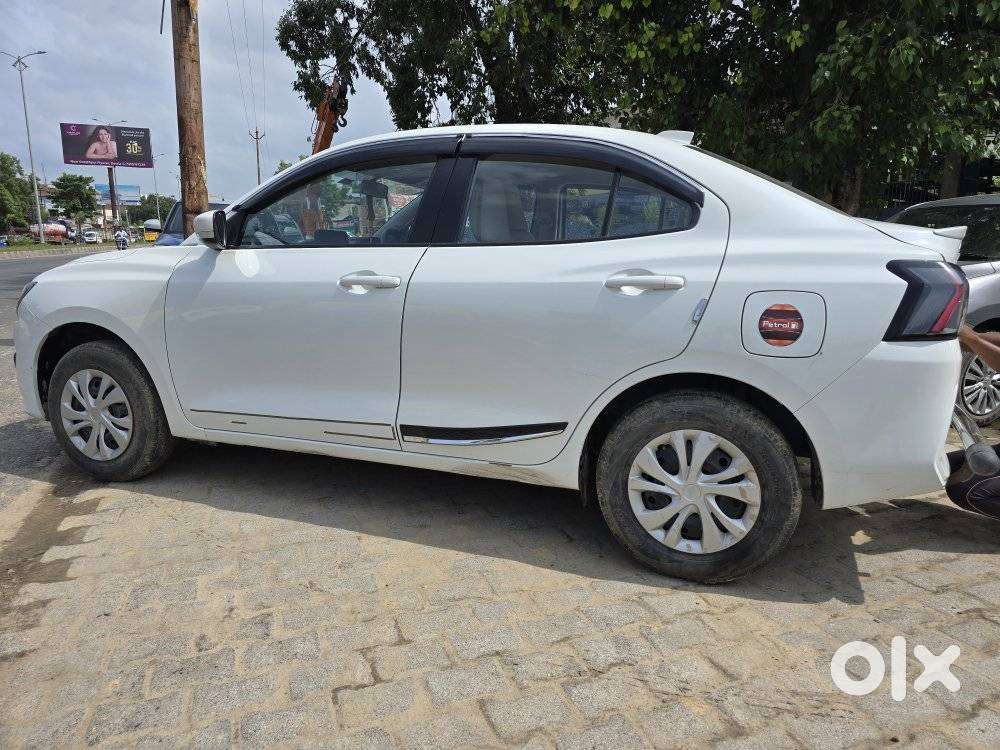 Maruti Suzuki Dzire 1.2 Vxi, 2025, Petrol