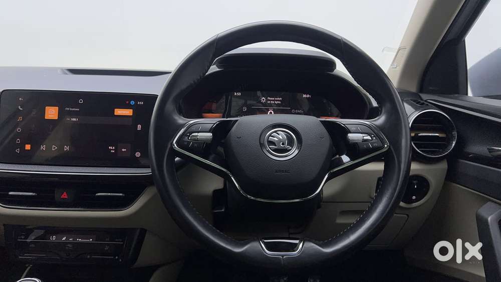 Skoda Slavia Style 1.0l Tsi Mt, 2022, Petrol