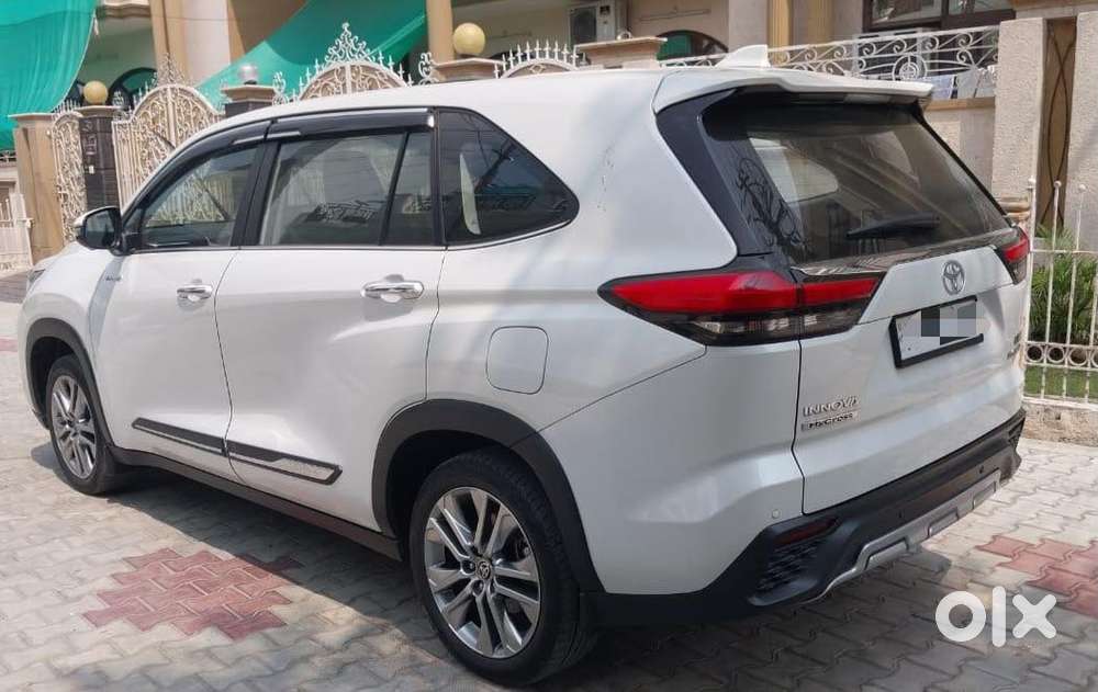 Toyota Innova Hycross 2.0 Zx (o) Hybrid 7 Str, 2024, Petrol