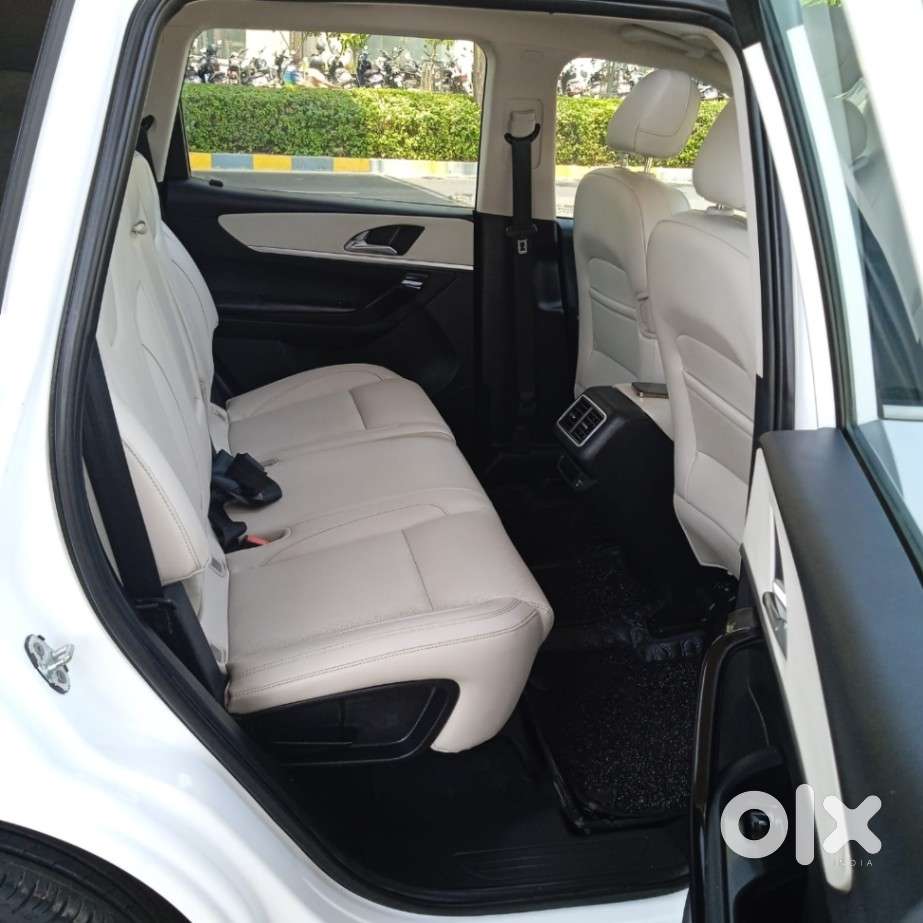 Mahindra Xuv700 2.0 Ax 7 Petrol At Luxury Pack Str, 2023, Petrol