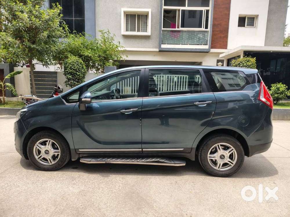 Mahindra Marazzo M6, 2018, Diesel