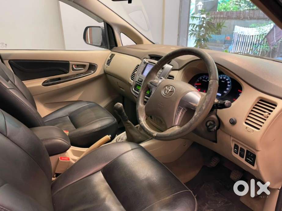 Toyota Innova 2.5 Zx Diesel 7 Seater Bsiii, 2014, Diesel