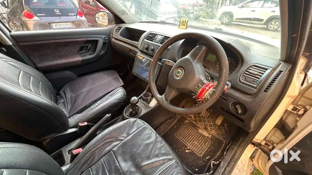 Urgent Sell Skoda Fabia 2011 Petrol 130000 Km Driven