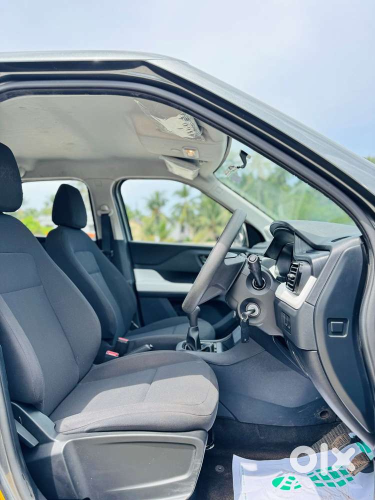 Tata Punch Pure, 2025, Petrol