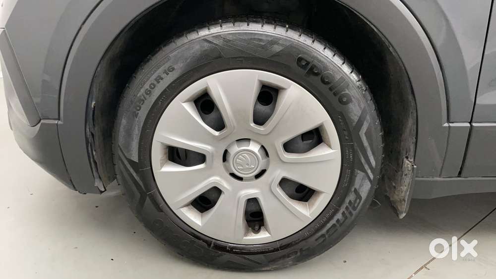 Skoda Kushaq Active 1.0 Tsi Mt, 2022, Petrol