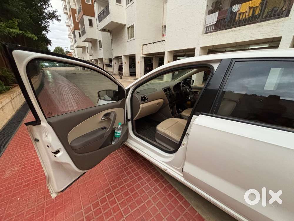 Skoda Rapid 1.6 Mpi Elegance Plus Black Edition  2015