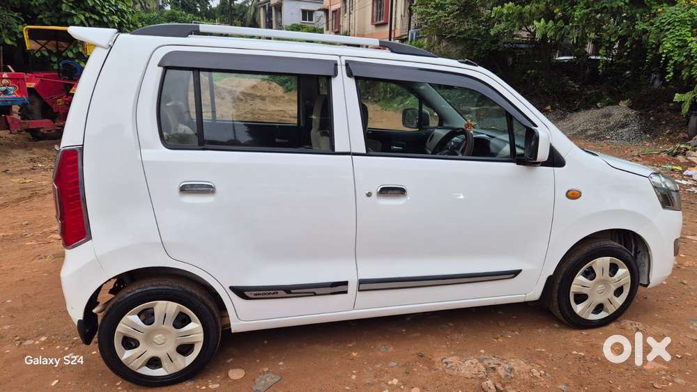 Maruti Suzuki Wagon R Vxi Mt 1.0l, 2015, Petrol