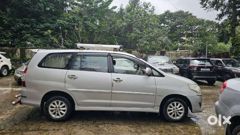 Toyota Innova 2.5 Vx 8 Seater Bs Iv, 2013, Diesel