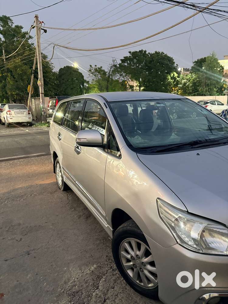 Toyota Innova Diesel 2014 Top Model